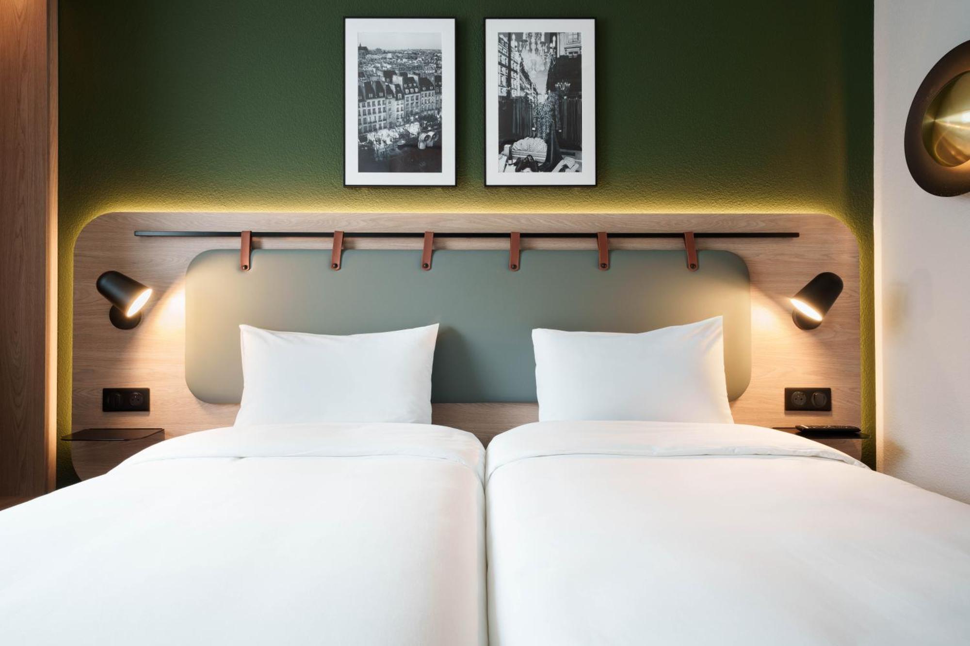 Campanile Paris Ouest - Boulogne Hotel Exterior photo
